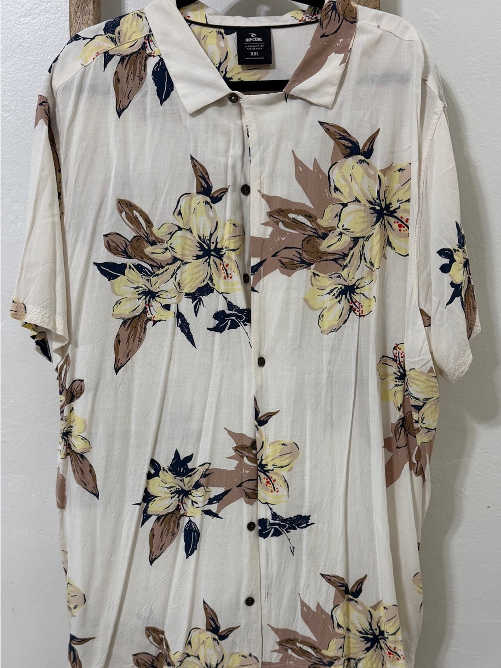 Rip Curl Cream Floral Short Sleeve Button-Down Shirt